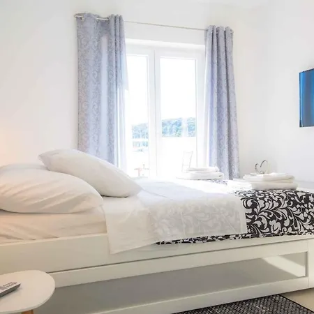 Apartment In Rogoznica 40364