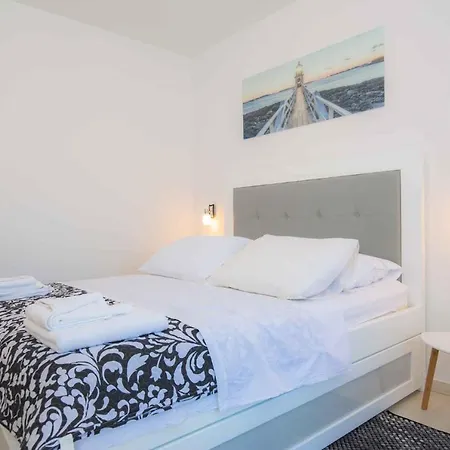 Apartament In 40364 Rogoznica (Sibenik-Knin)