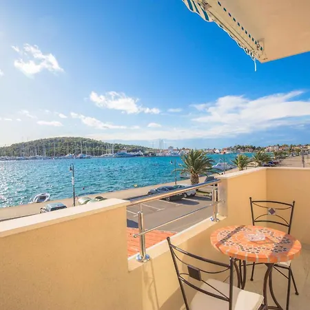 In 40364 Apartamento Rogoznica (Sibenik-Knin)