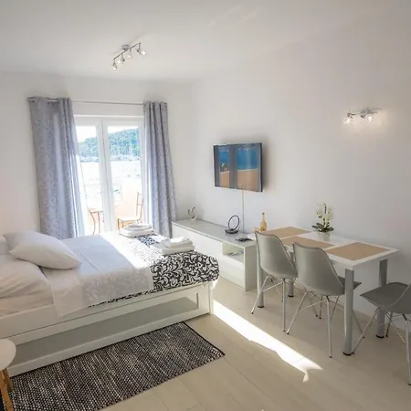 In Rogoznica 40364 Apartment
